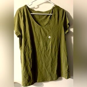 Attention  Olive Green V-Neck TEE Shirt. NWT. Short Sleeve Casual T-shirt. XL
